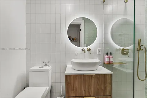 $2,895,000 | 3747 Royal Palm Avenue, Miami Beach, FL 33140