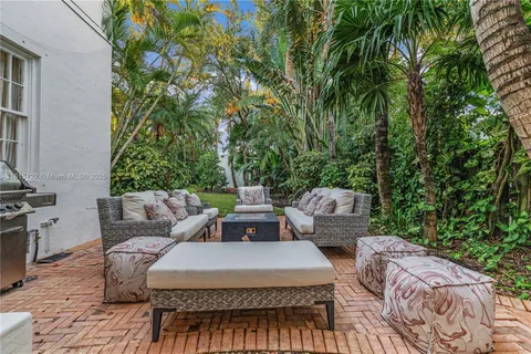 $2,895,000 | 3747 Royal Palm Avenue, Miami Beach, FL 33140
