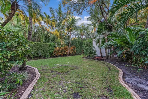 $2,895,000 | 3747 Royal Palm Avenue, Miami Beach, FL 33140