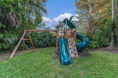 $2,895,000 | 3747 Royal Palm Avenue, Miami Beach, FL 33140