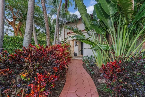 $2,895,000 | 3747 Royal Palm Avenue, Miami Beach, FL 33140