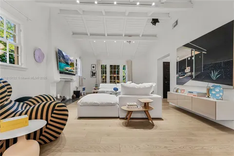 $2,895,000 | 3747 Royal Palm Avenue, Miami Beach, FL 33140