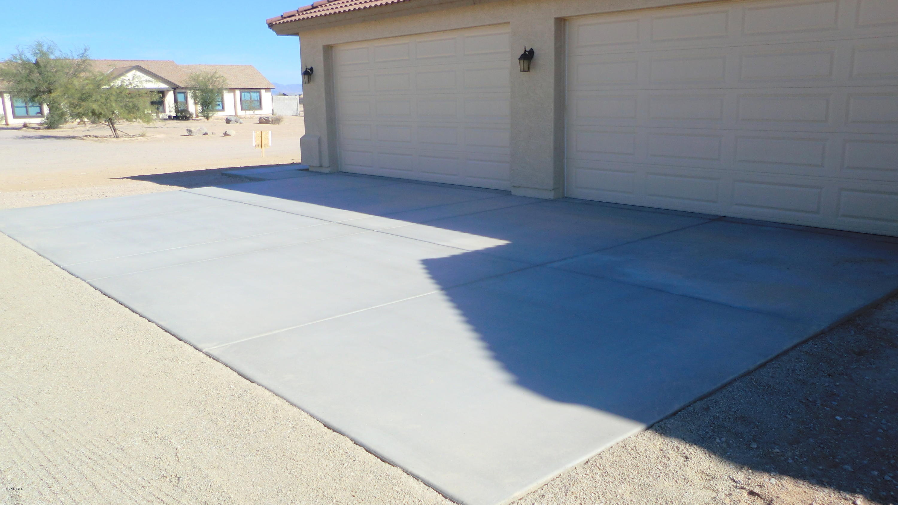 2458 North Val Vista Road Apache Junction, AZ 85119 - Photo 25 of 30 2331 Std concrete garage apron