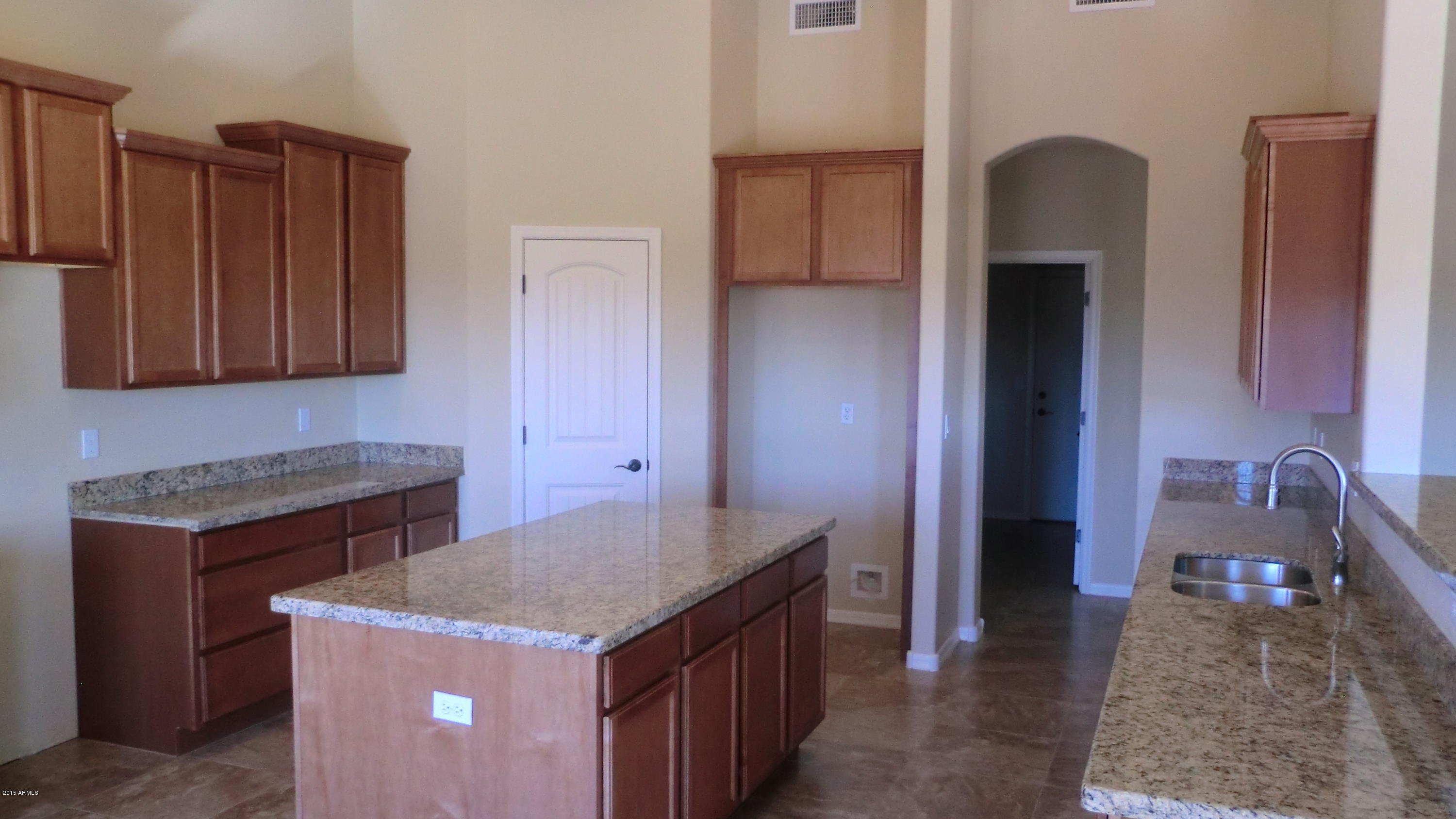 2458 North Val Vista Road Apache Junction, AZ 85119 - Photo 8 of 30 2331 Kitchen with pantry