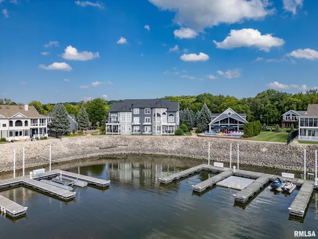 $379,000 | 126 9th Street, Hampton, IL 61256