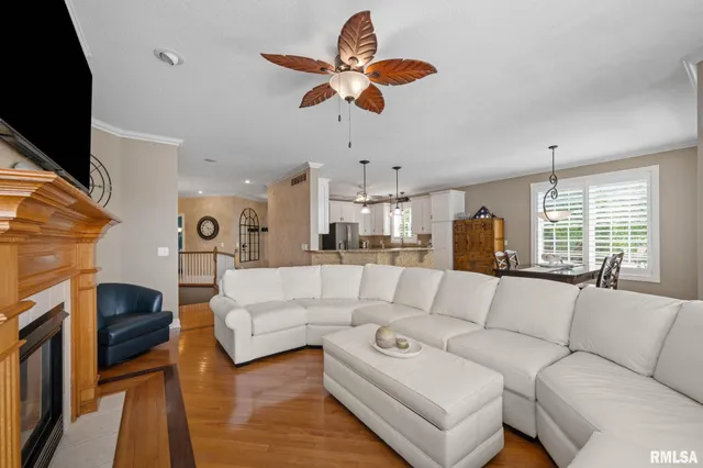 $379,000 | 126 9th Street, Hampton, IL 61256