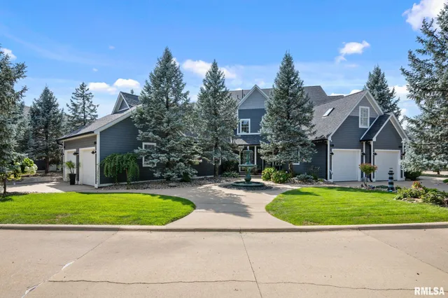 $379,000 | 126 9th Street, Hampton, IL 61256