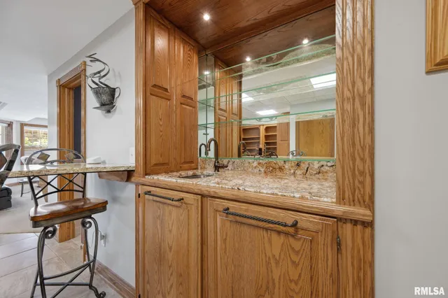 $379,000 | 126 9th Street, Hampton, IL 61256