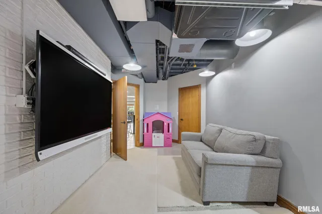 $379,000 | 126 9th Street, Hampton, IL 61256