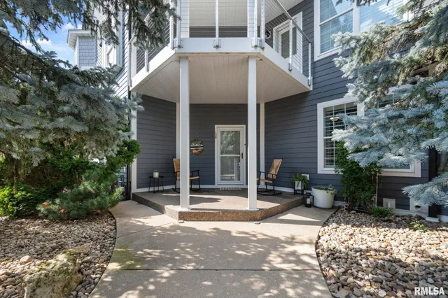 $379,000 | 126 9th Street, Hampton, IL 61256