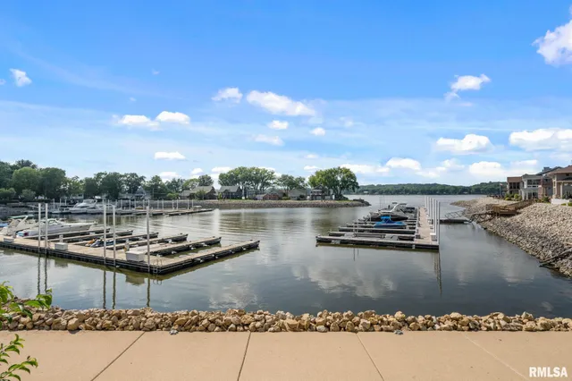 $379,000 | 126 9th Street, Hampton, IL 61256