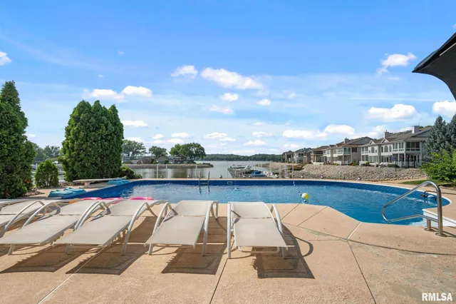 $379,000 | 126 9th Street, Hampton, IL 61256