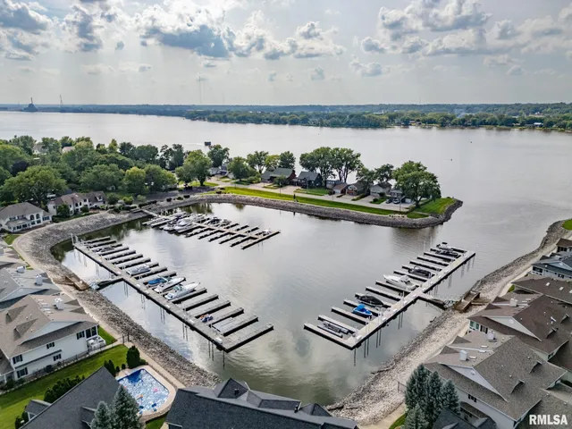 $379,000 | 126 9th Street, Hampton, IL 61256