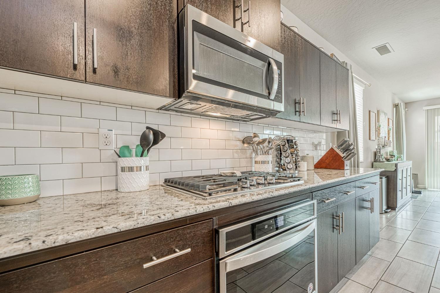 4098 Buckingham Avenue Clovis, CA 93619 - Photo 11 of 38