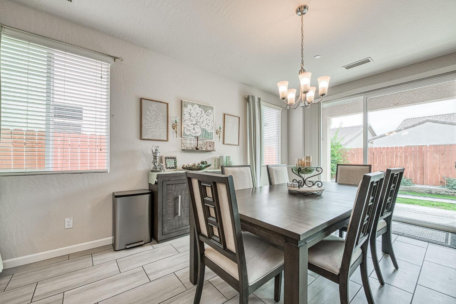 4098 Buckingham Avenue Clovis, CA 93619 - Photo 15 of 38