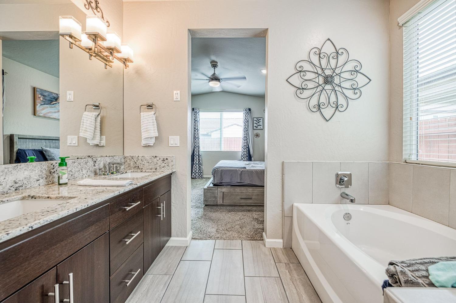 4098 Buckingham Avenue Clovis, CA 93619 - Photo 22 of 38