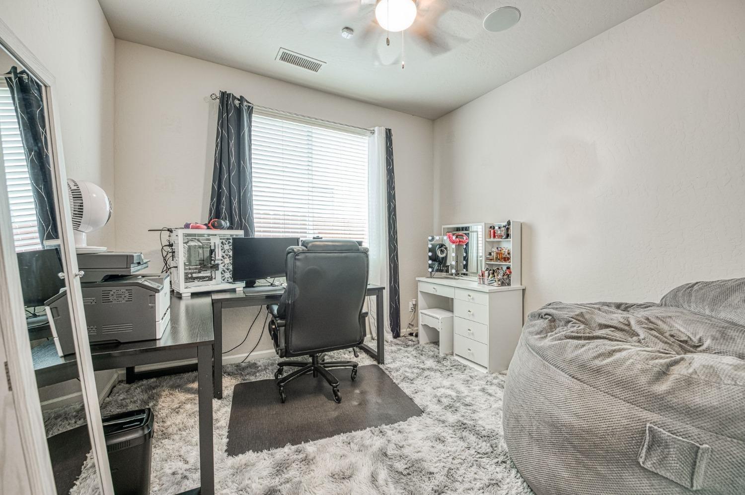 4098 Buckingham Avenue Clovis, CA 93619 - Photo 23 of 38