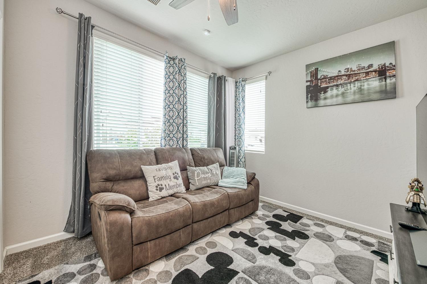 4098 Buckingham Avenue Clovis, CA 93619 - Photo 25 of 38