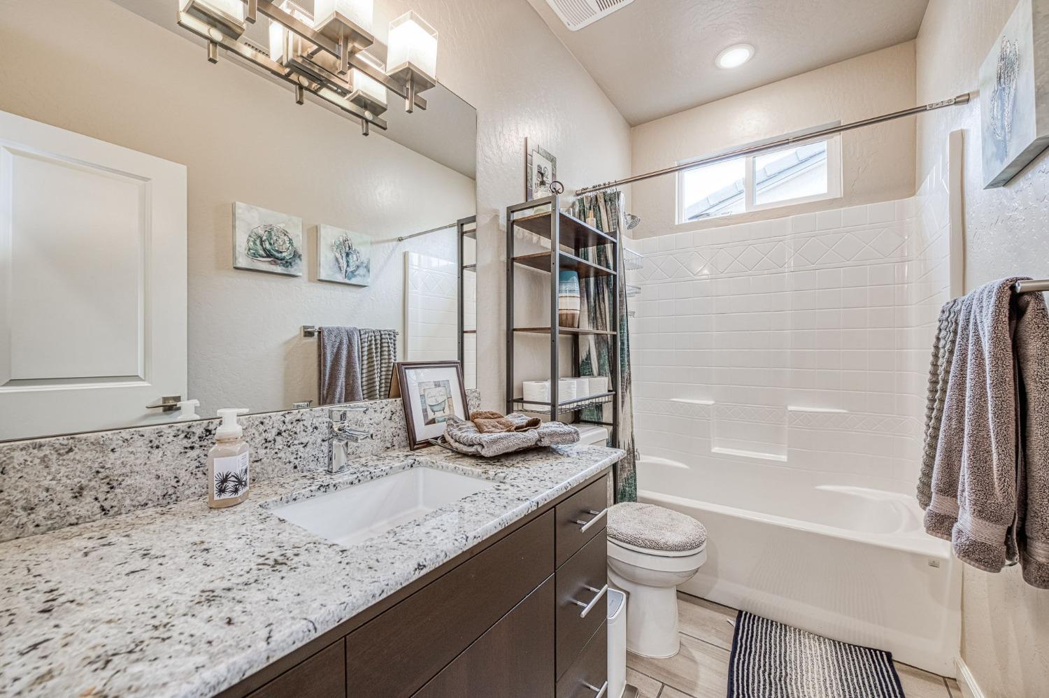 4098 Buckingham Avenue Clovis, CA 93619 - Photo 27 of 38