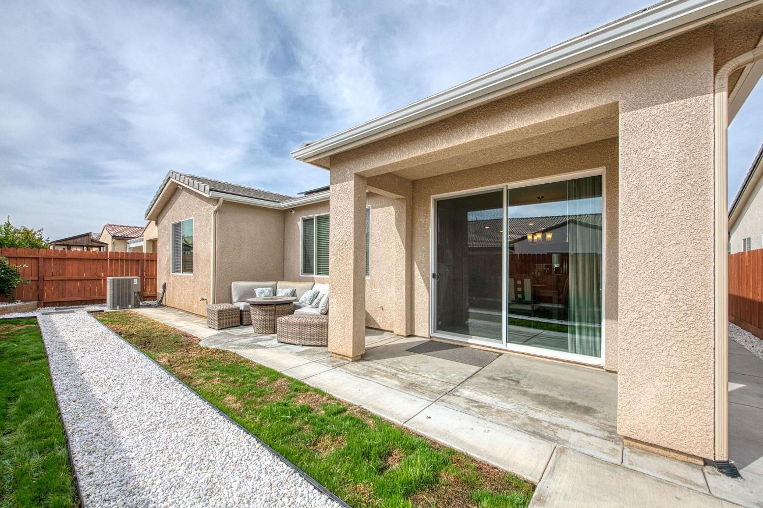 4098 Buckingham Avenue Clovis, CA 93619 - Photo 31 of 38