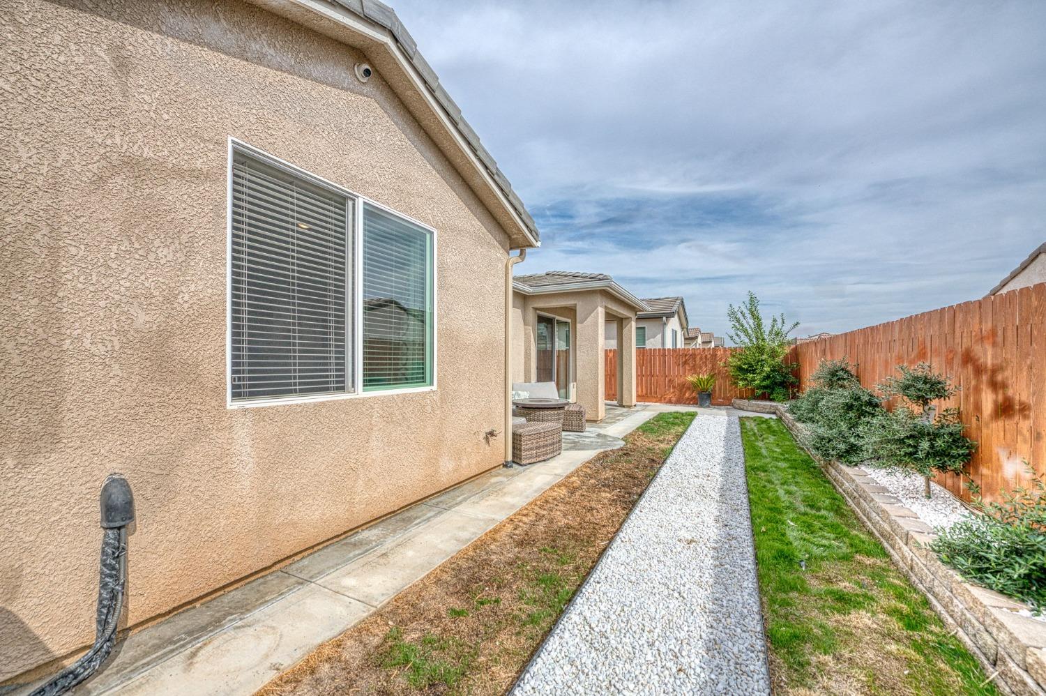 4098 Buckingham Avenue Clovis, CA 93619 - Photo 33 of 38