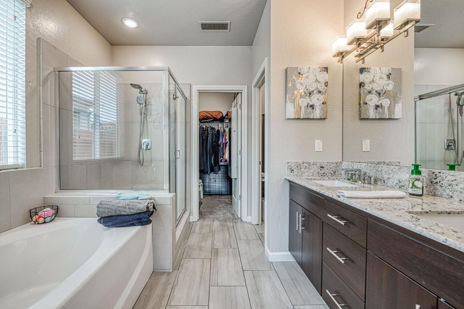 4098 Buckingham Avenue Clovis, CA 93619 - Photo 4 of 38