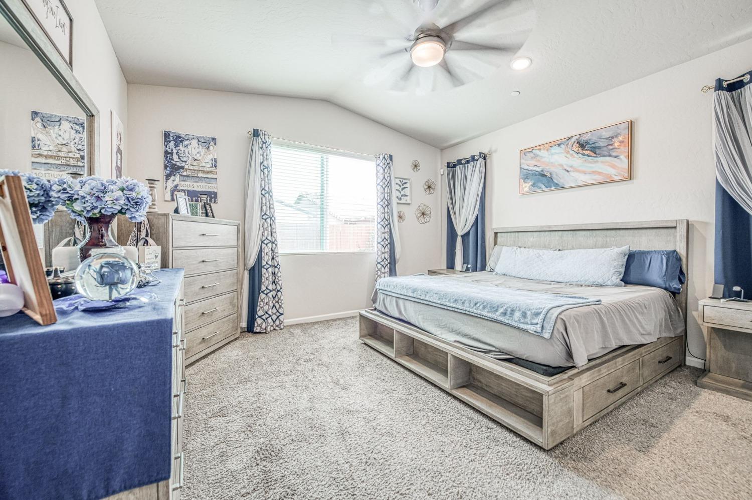 4098 Buckingham Avenue Clovis, CA 93619 - Photo 5 of 38