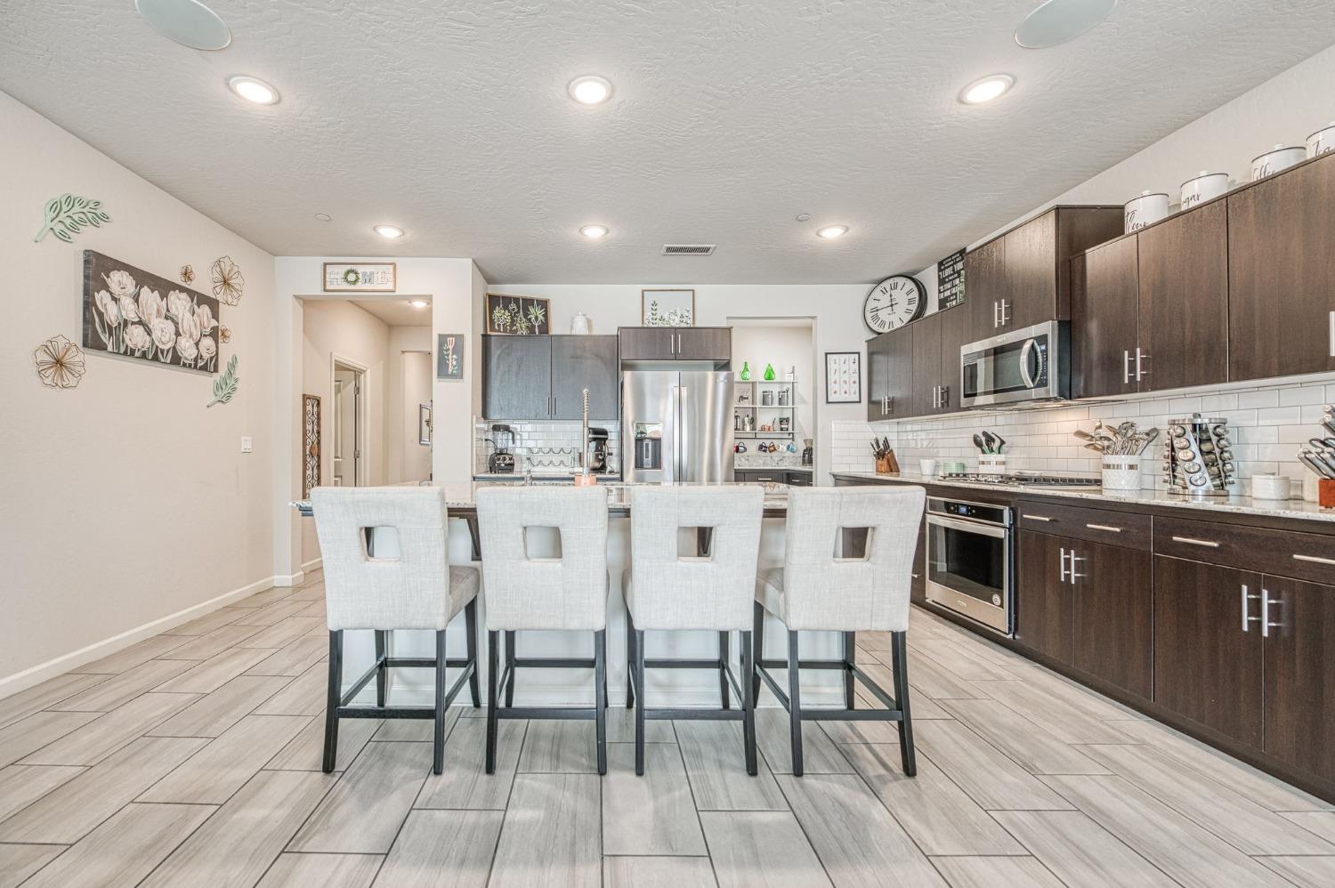 4098 Buckingham Avenue Clovis, CA 93619 - Photo 9 of 38