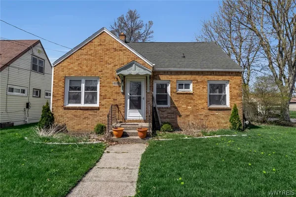 $2,200 | 4098 Bailey Avenue, Amherst, NY 14226
