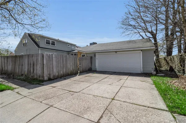 $2,200 | 4098 Bailey Avenue, Amherst, NY 14226
