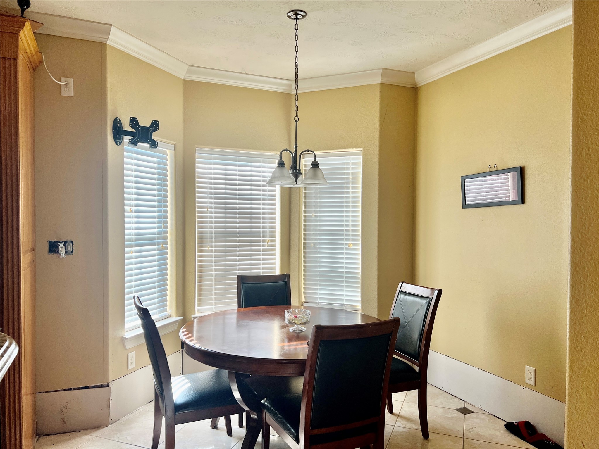 3301 Roya Court Port Arthur, TX 77642 - Photo 11 of 40 a view of a dining room with furniture and windows