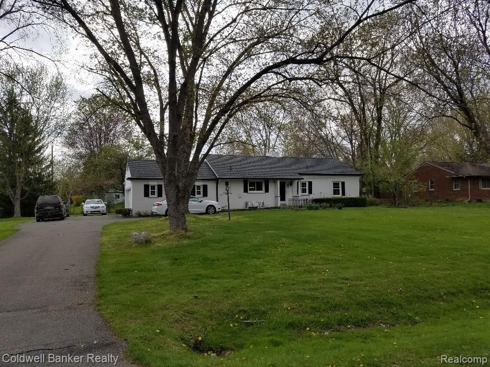 26303 Springland Street Farmington Hills, MI 48334 - Photo 2 of 16
