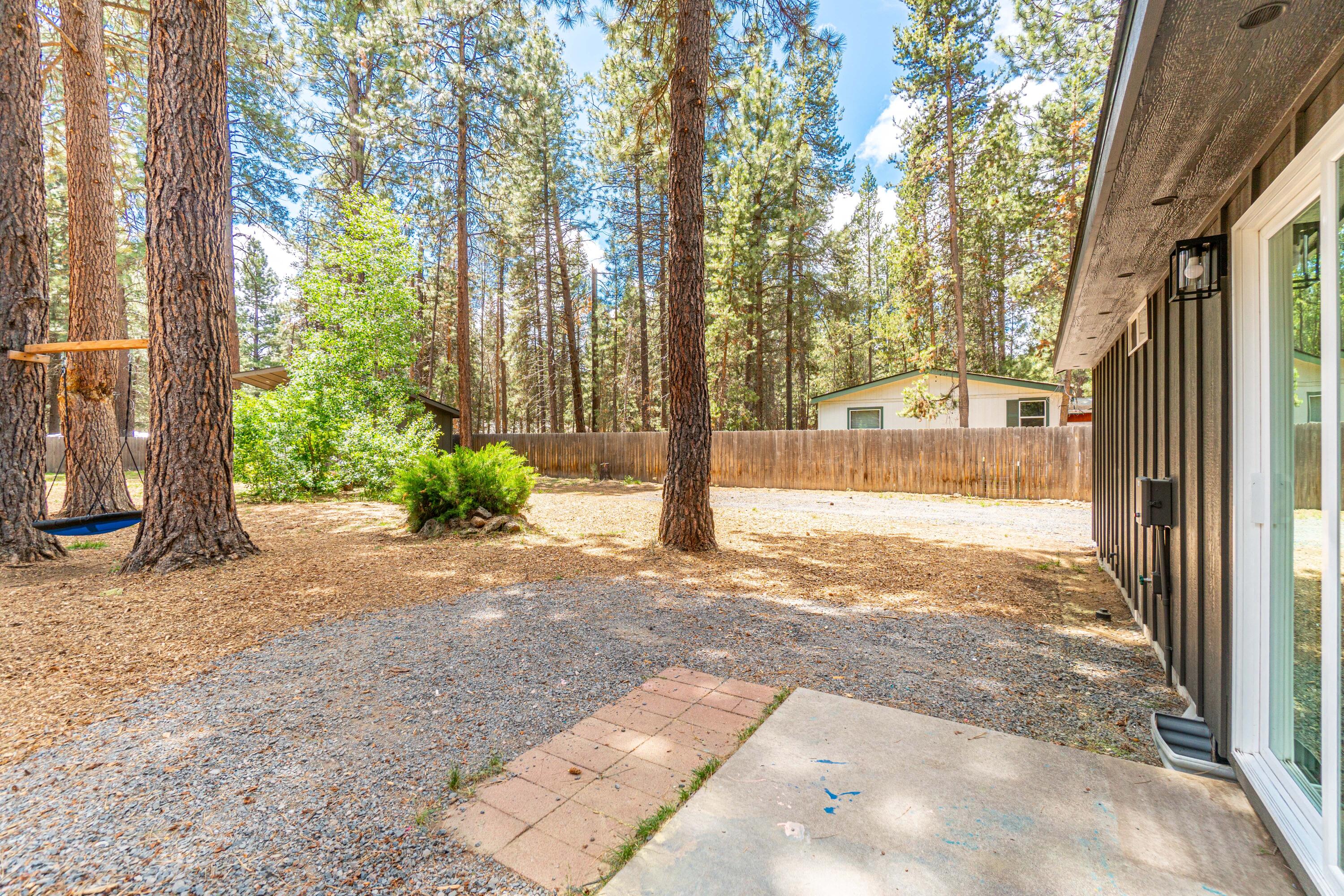 16981 Indio Road Bend, OR 97707 - Photo 25 of 39 RileyVisuals-17