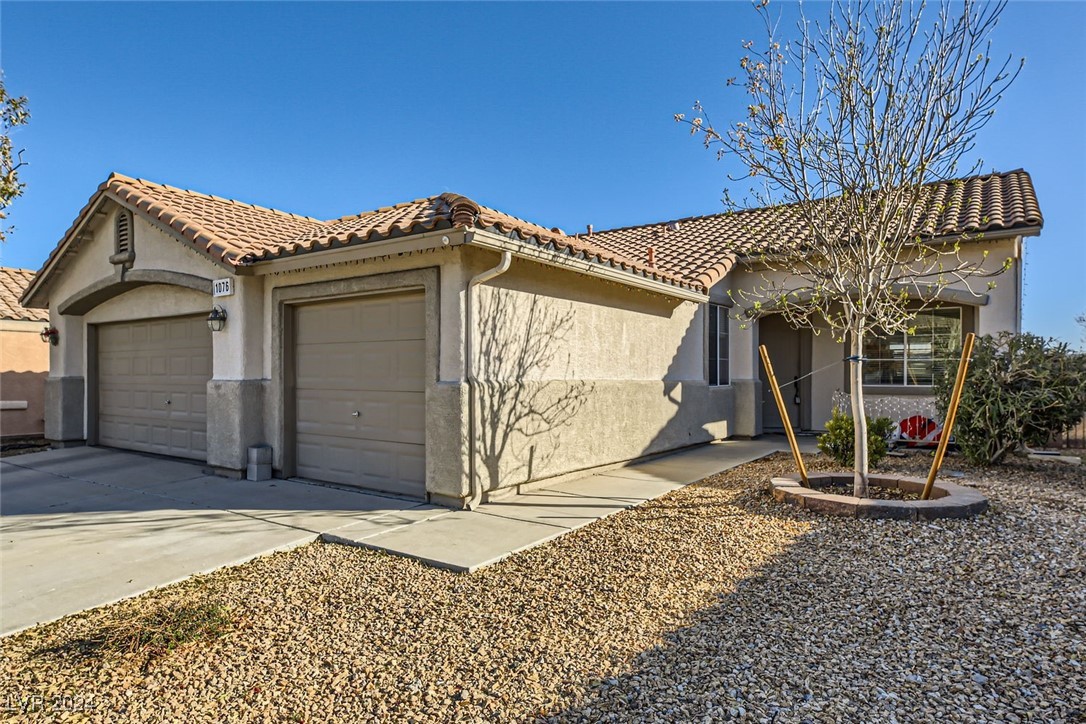 1076 Reed Point Court Henderson, NV 89002 - Photo 4 of 28 Gallery Image 4