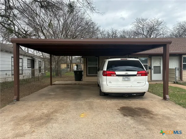 a view of parking area