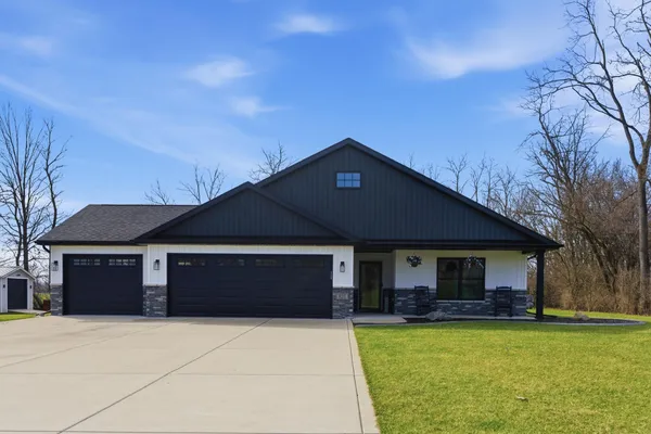 $499,900 | 823 11th Street Southwest, Demotte, IN 46310