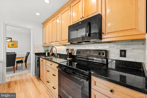 $935,000 | 11612 Clipstone Lane, Reston, VA 20191