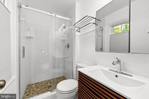 $935,000 | 11612 Clipstone Lane, Reston, VA 20191