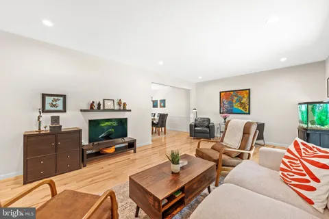 $935,000 | 11612 Clipstone Lane, Reston, VA 20191