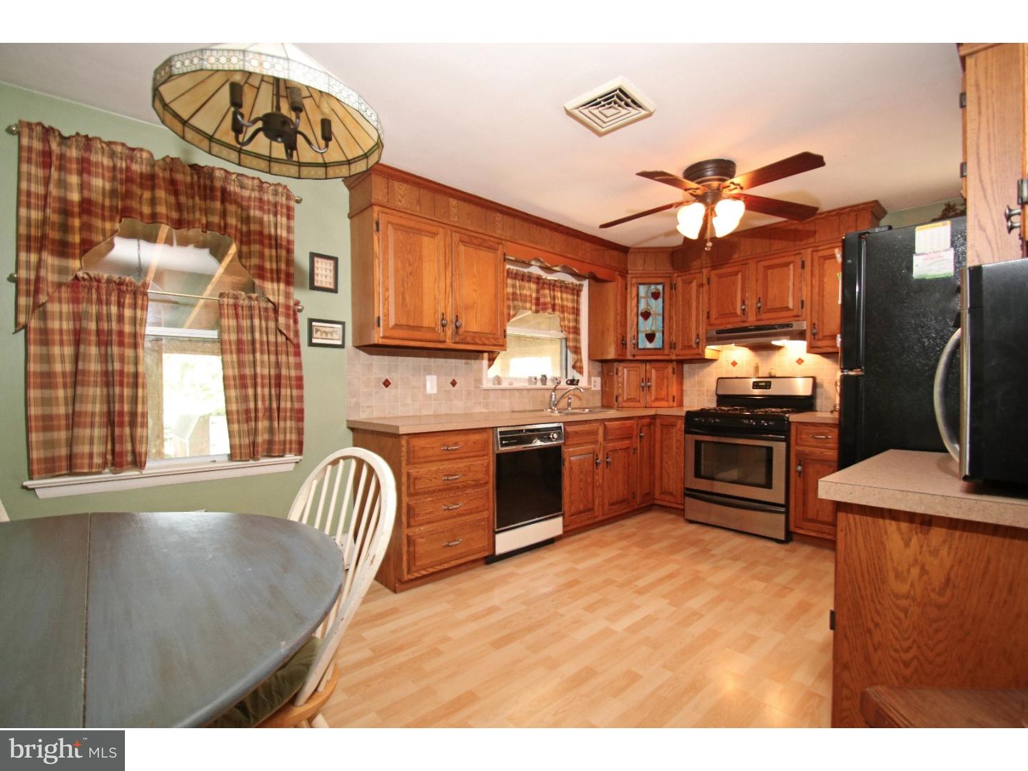 643 Ridge Avenue Atglen, PA 19310 - Photo 3 of 25 Kitchen