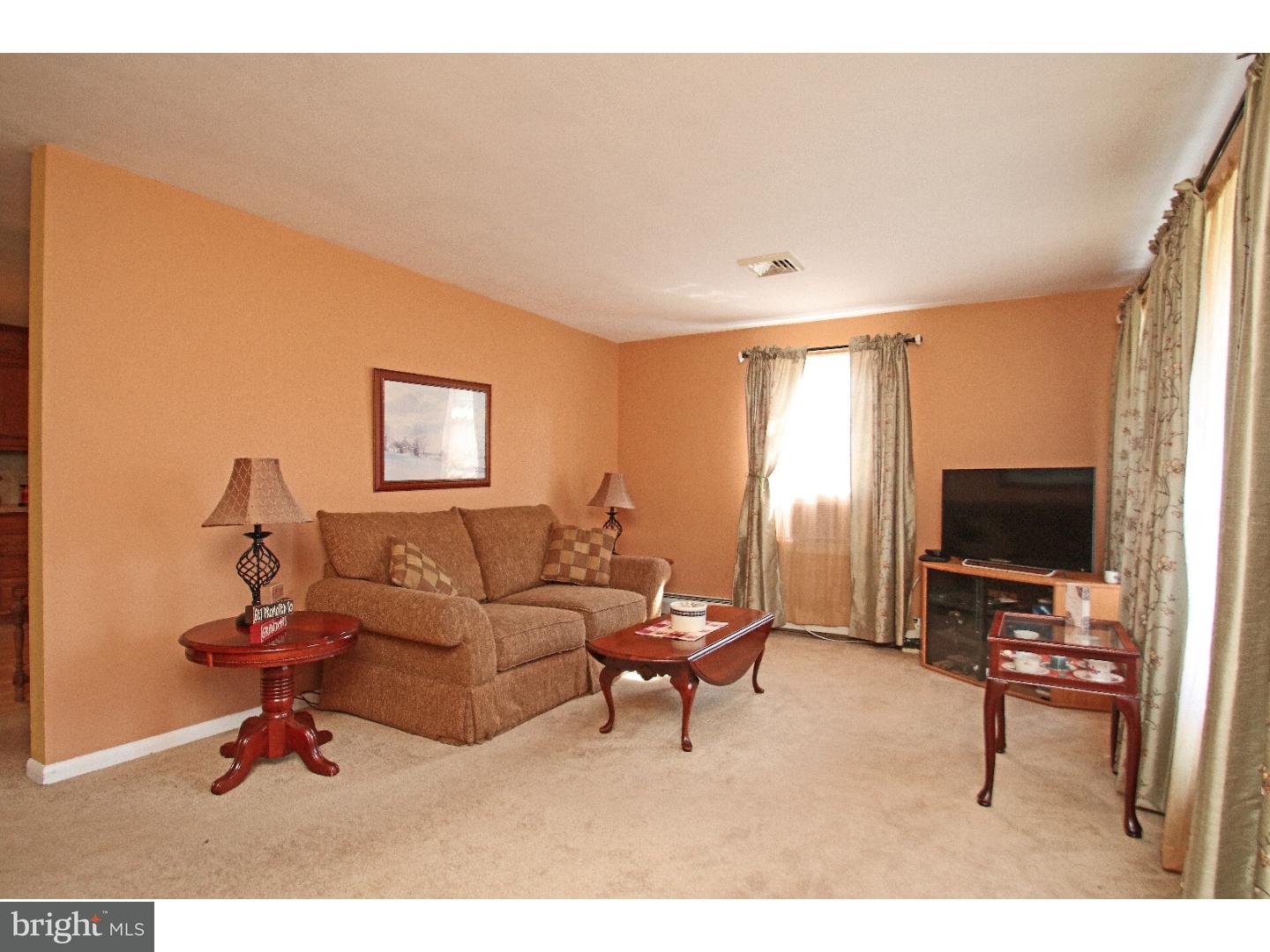 643 Ridge Avenue Atglen, PA 19310 - Photo 8 of 25 Living Room