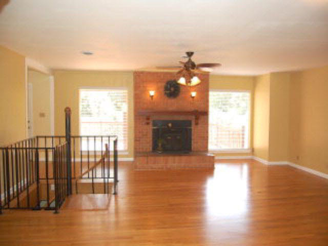 109 Spanish Main Daphne, AL 36527 - Photo 4 of 20 Living Room