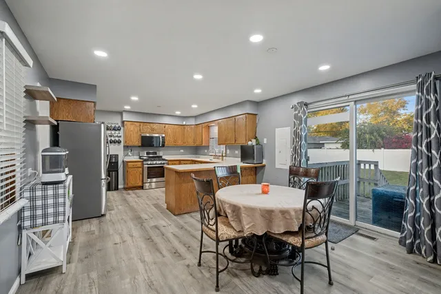 $2,300 | 2208 Root Street, Crest Hill, IL 60403