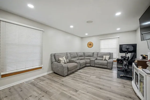 $2,300 | 2208 Root Street, Crest Hill, IL 60403