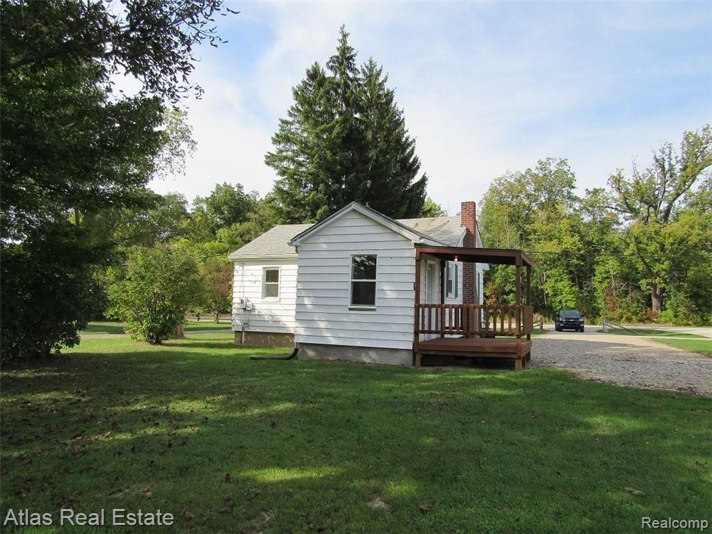 5335 Davison Road Lapeer, MI 48446 - Photo 2 of 14