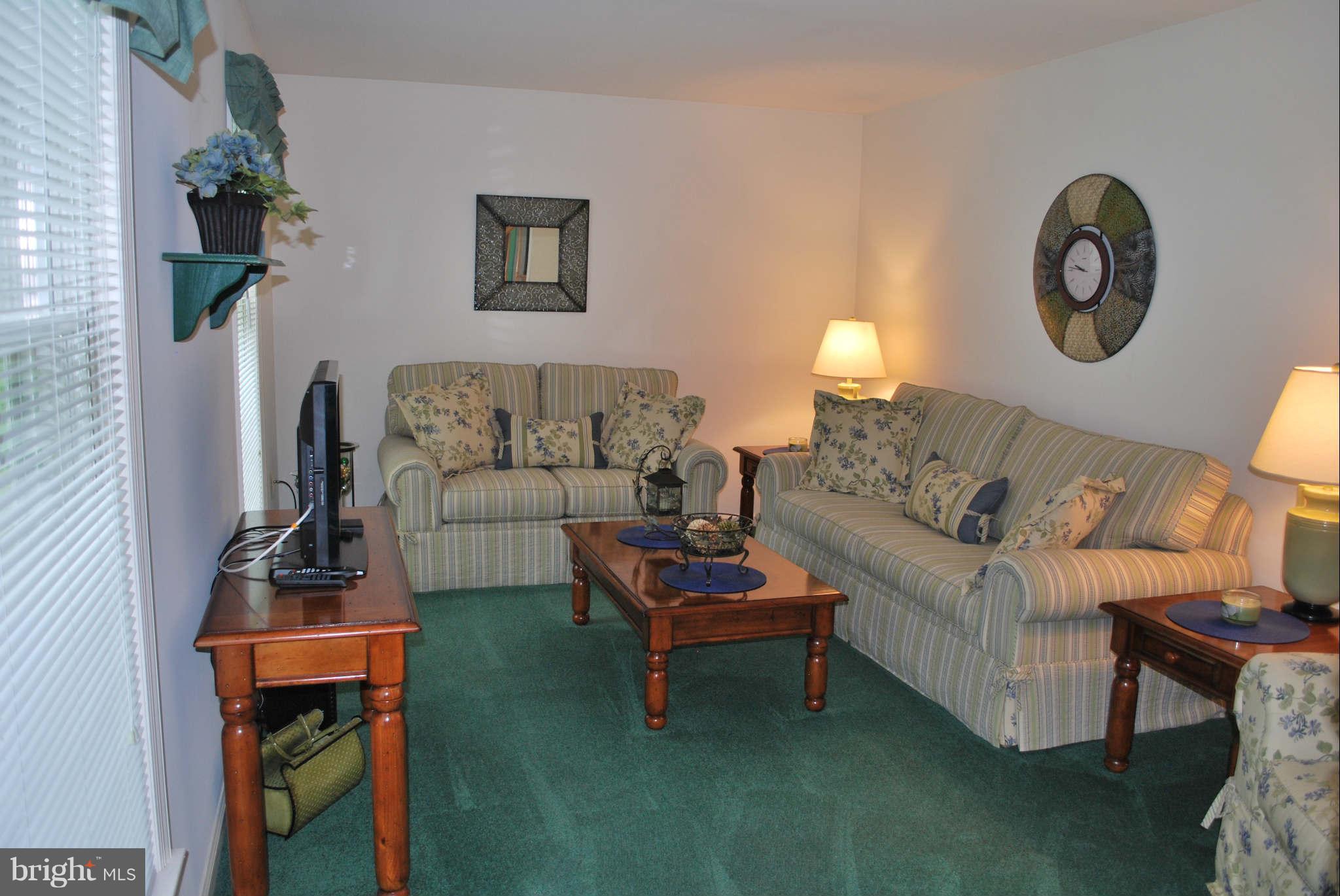 13934 Penn Shop Road Mount Airy, MD 21771 - Photo 6 of 29 Living Room