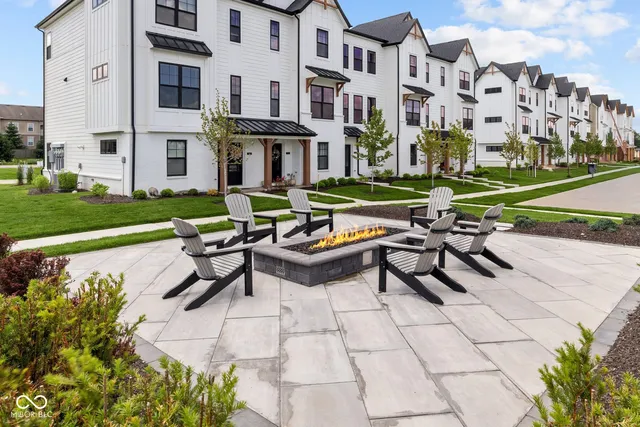 $348,990 | 4494 Yellowwood Avenue, Brownsburg, IN 46112