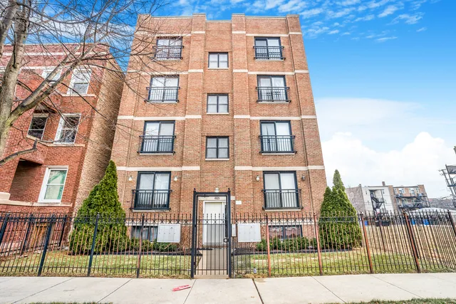 $260,000 | 4925 South Forrestville Avenue, Unit 3S, Chicago, IL 60615