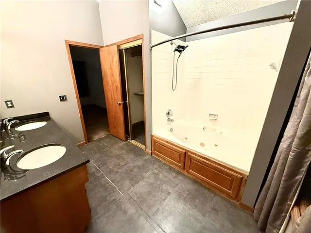 $245,000 | 5212 Hedges Avenue, Kansas City, MO 64133