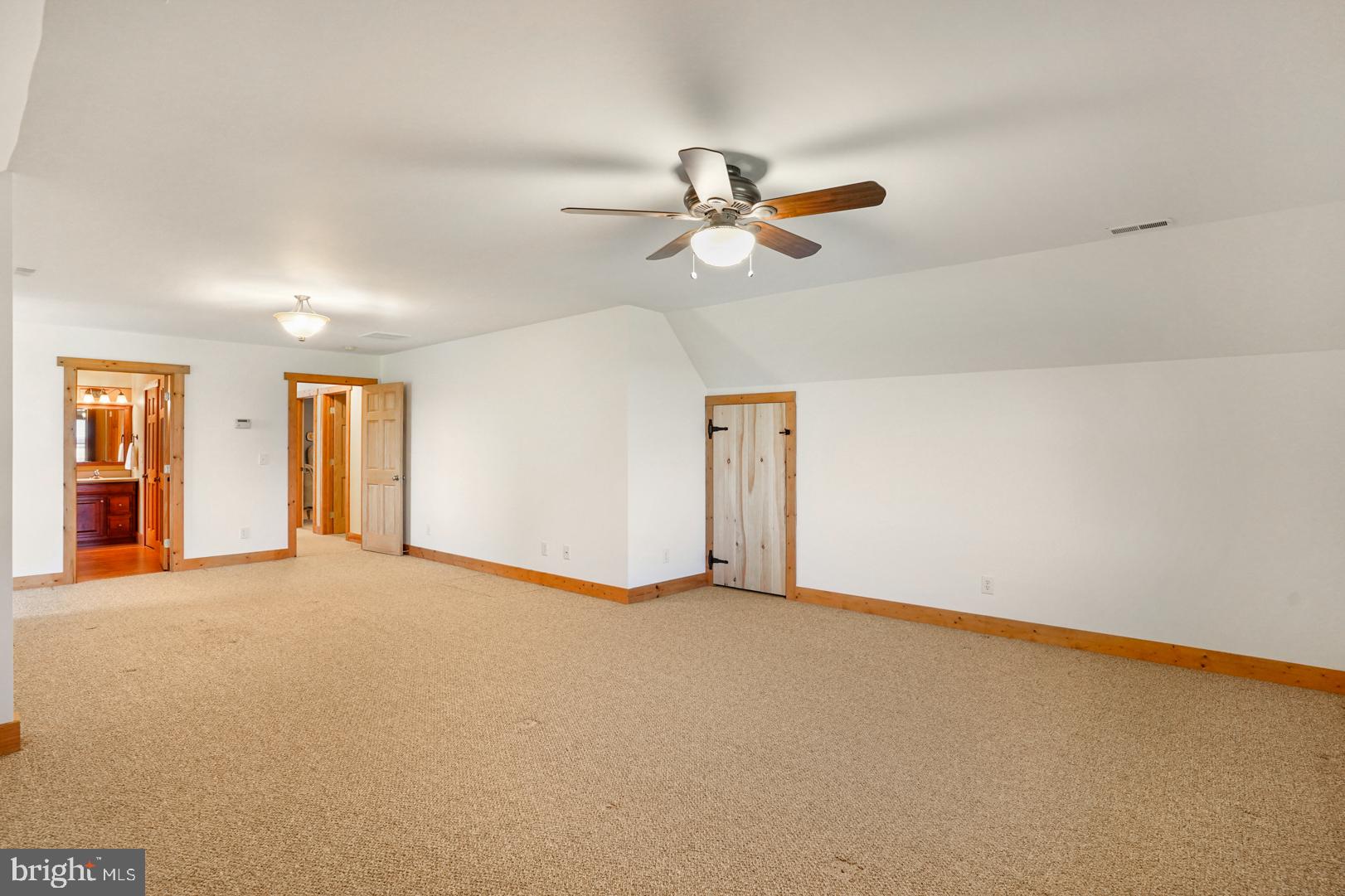 381 Dogtown Road Townsend, DE 19734 - Photo 37 of 71 LARGE upper level room with private bath